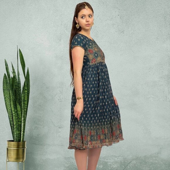 Elegant Dark Green Crushed Knee-Length Fusion Dress | Indian Dresses From India - Picture 3 of 5